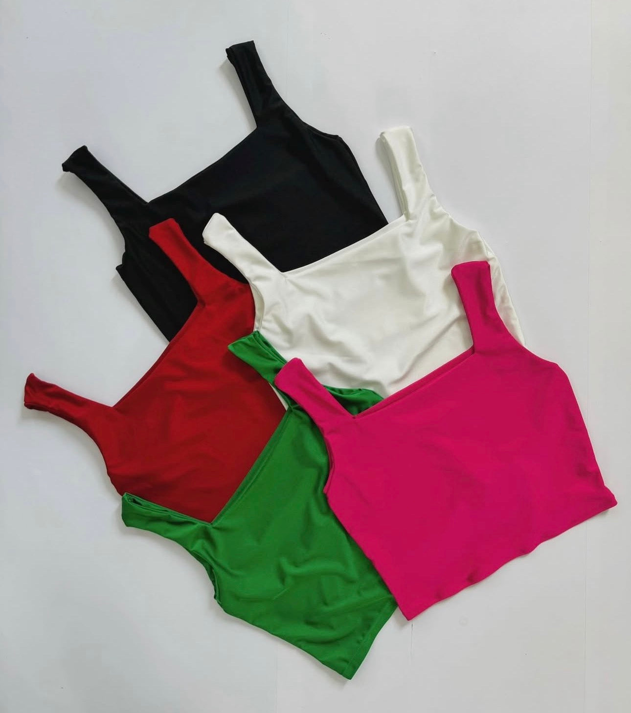 Crop tops satinados