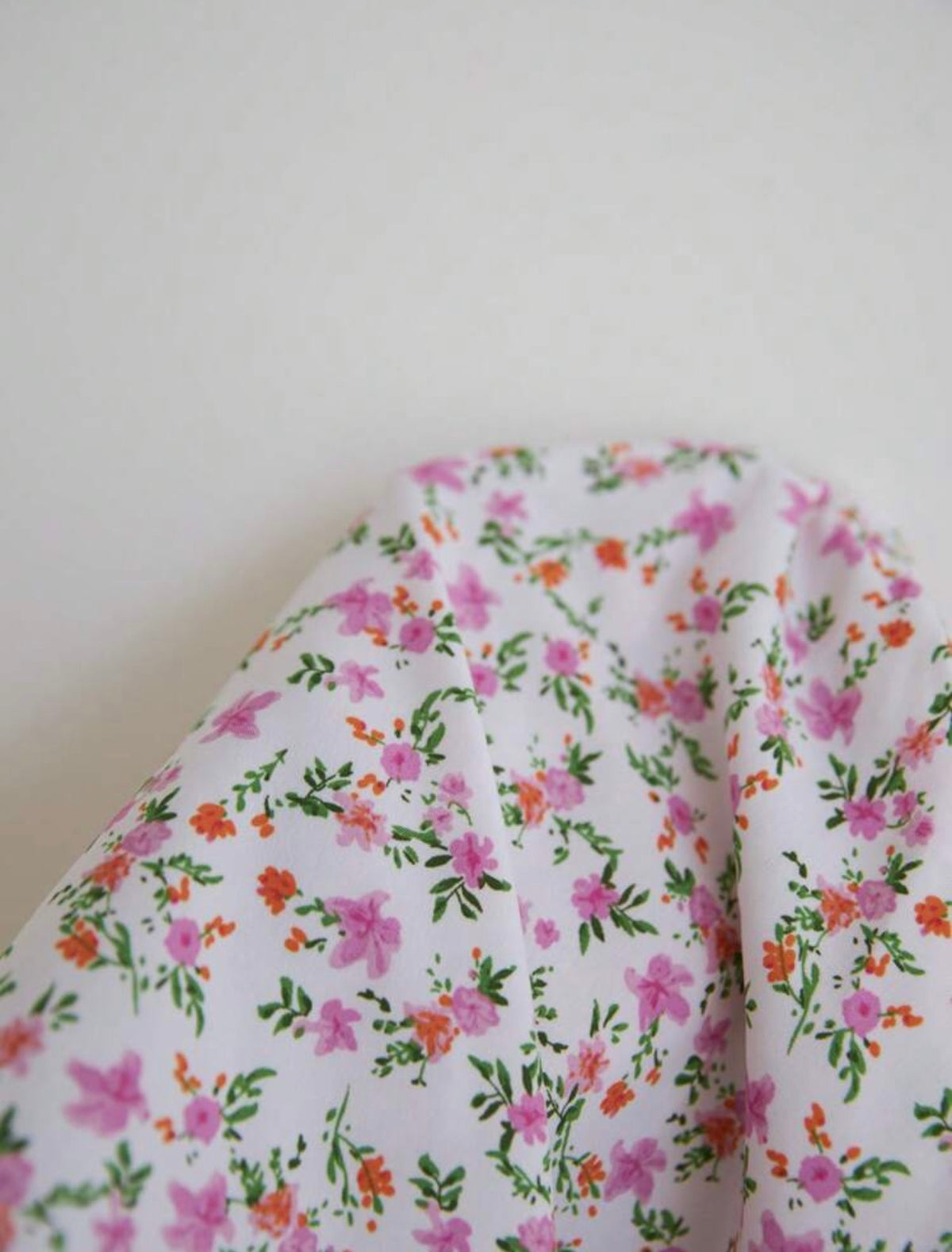 Vestido floral corrugado